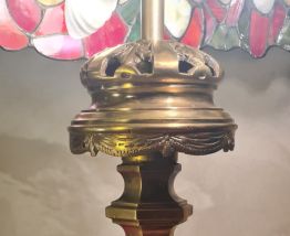 lampe bronze  ancienne et abat jour verre vitrail style tiff