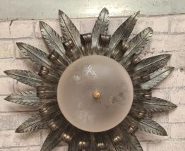  plafonnier ,applique soleil feuilles fer forgé  1970   tres
