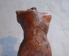 Buste vestige sur socle pierre 