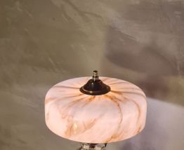 lampe 1900 laiton bronze bois, abat jour opaline marbré 43x2