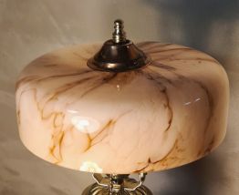 lampe 1900 laiton bronze bois, abat jour opaline marbré 43x2