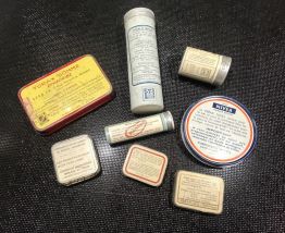 Anciennes boîtes de médicaments,  lot de 8