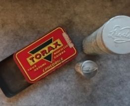 Anciennes boîtes de médicaments,  lot de 8