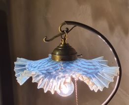 lampe en fontes d aciers et laitons 41x26 abats jours verres