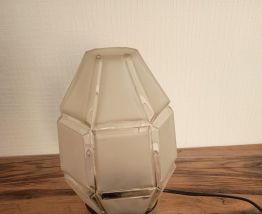 lampe verre moulé 