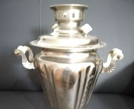 Samovar Russe électrique en Métal Argenté. Bouilloire 