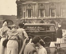 Affiche encadrée  LE BAISE DE L'OPERA Robert DOISNEAU