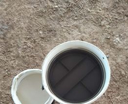 Boite à couture vintage en écorce tressée 