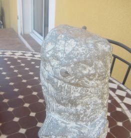 tete assyrienne musée du louvre , année 50 en pierre 3k200