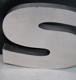 Lettre d'enseigne S vintage