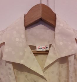 chemsisier blanc à pois irisés