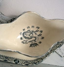 Saucière ancienne