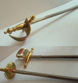 vintage année 70 , Anciens piques apéritif épées de Tolède - TOLEDO  Espagne.