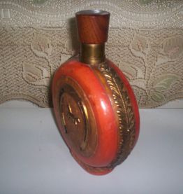 bouteille verre et recouvert cuir pour apéro bar 