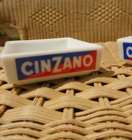 Coupelle aperitive publicitaire marque CINZANO