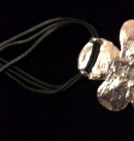 Tres joli collier vintage LBMOJ