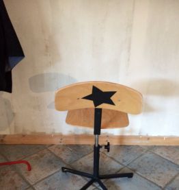 Chaises d'atelier  années 70