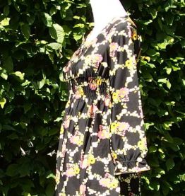 Robe noir à fleurs pur 70ies T32-34-36