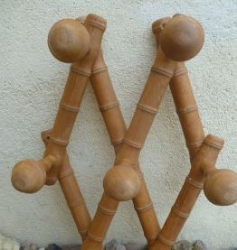 porte manteau , 7 patères en bois , vintage