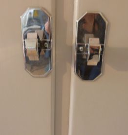 Armoire à charnières