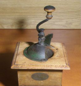 Moulin à café Peugeot des années 50