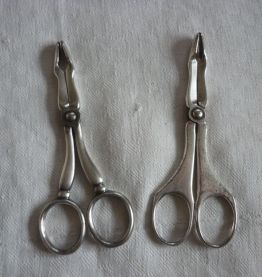 2 pinces a sucre forme ciseaux en metal argenté