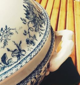 Soupière GIEN - Bouquet de roses - blanc bleu