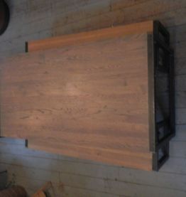 Table en bois chêne clair massif 