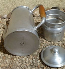 cafetière ancienne en alu ,vintage
