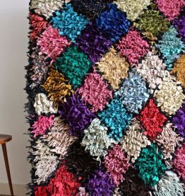 Grand tapis boucherouite berbère tissé main au Maroc tissé main au Maroc