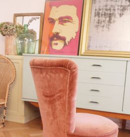 Fauteuil crapaud velours vintage rose poudré 1950's