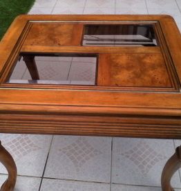 Table de salon en noyer