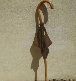 Canne siège en châtaignier AKAH