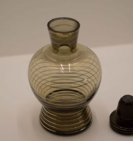 carafe en verre fumé typique années 50