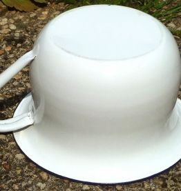 pot de chambre en émail ,déco vintage 