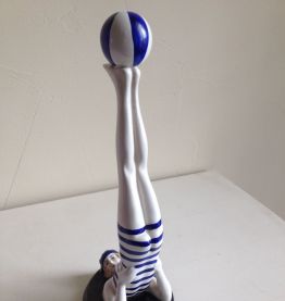 Figurine Baigneuse au ballon