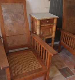 Paire fauteuils 1920 origine Madagascar
