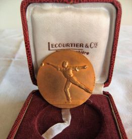 Médaille Bronze bouliste pétanque signée H Demey