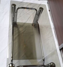 petite table basse en verre fume  1970