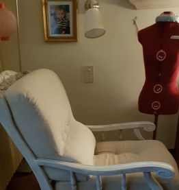Fauteuil en noyer shabby chic