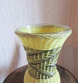 Vase verre tressé de scoubidou, année 50