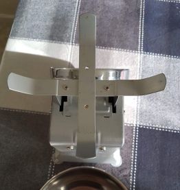  balance mécanique de cuisine vintage en métal gris 