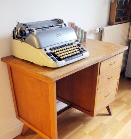Bureau vintage 1960's pieds compas
