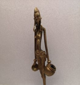 Belle statuette en laiton 