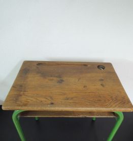 Pupitre d'école maternelle