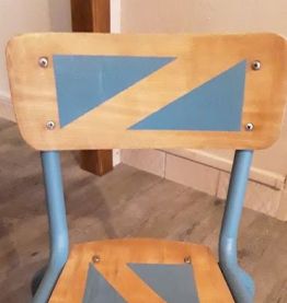 Chaise maternelle vintage