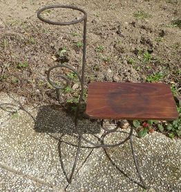 porte plante  ancien  en fer  forgé