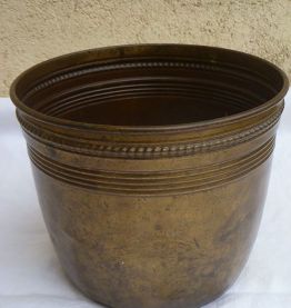 cache-pot  ancien  en metal  type  laiton