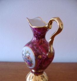 PETITE AIGUIERE EN PORCELAINE D'ART LIMOGES