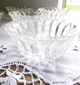 Lot de 5 coupelles en cristal taillé